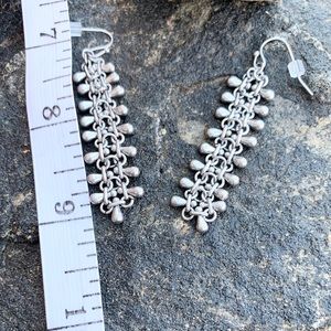 NWOT Lia Sophia dangle earrings